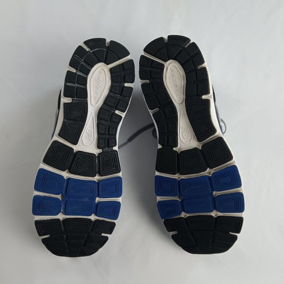 New Balance Men's Running Sneakers. - Picture 6 of 9